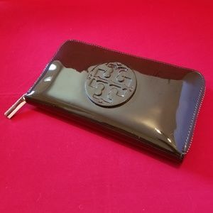 Tory Burch Continental patent  leather wallet